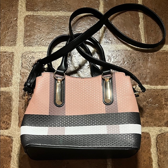 Handbags - Elegant Black and Tan Handbag